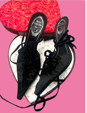 Load image into Gallery viewer, Vintage René Caovilla Pointed Heels (8-8.5)