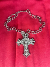 Load image into Gallery viewer, Cross pendant necklace
