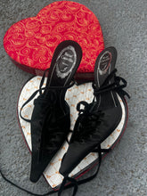 Load image into Gallery viewer, Vintage René Caovilla Pointed Heels (8-8.5)
