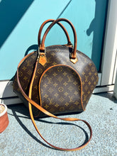 Load image into Gallery viewer, Louis Vuitton Ellipse Monogram GM Handbag
