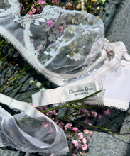 Load image into Gallery viewer, 80/90s Christian Dior Lace Set
